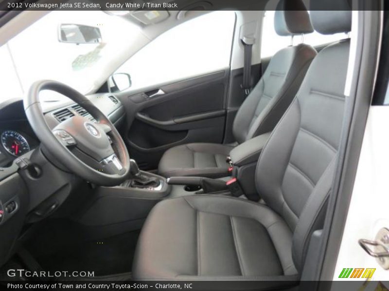 Candy White / Titan Black 2012 Volkswagen Jetta SE Sedan