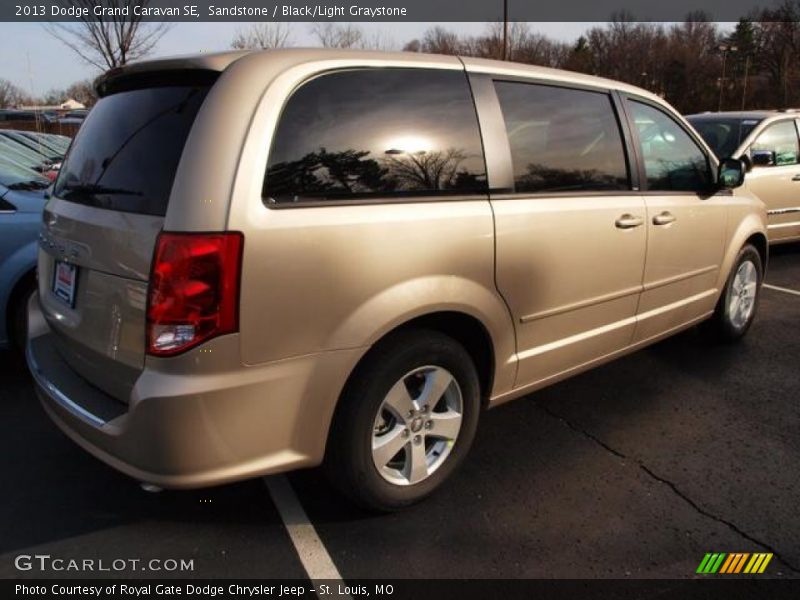 Sandstone / Black/Light Graystone 2013 Dodge Grand Caravan SE
