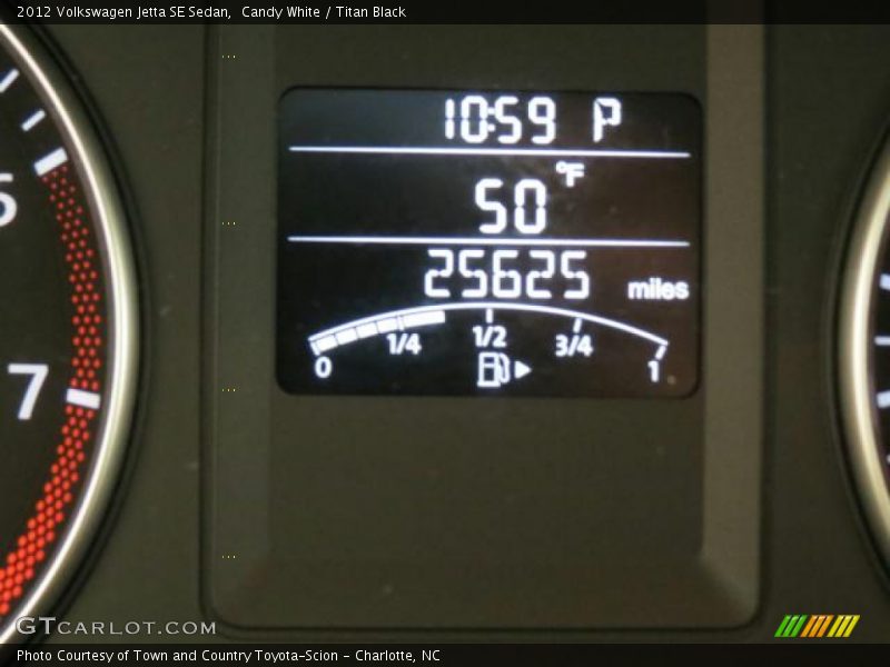 Candy White / Titan Black 2012 Volkswagen Jetta SE Sedan
