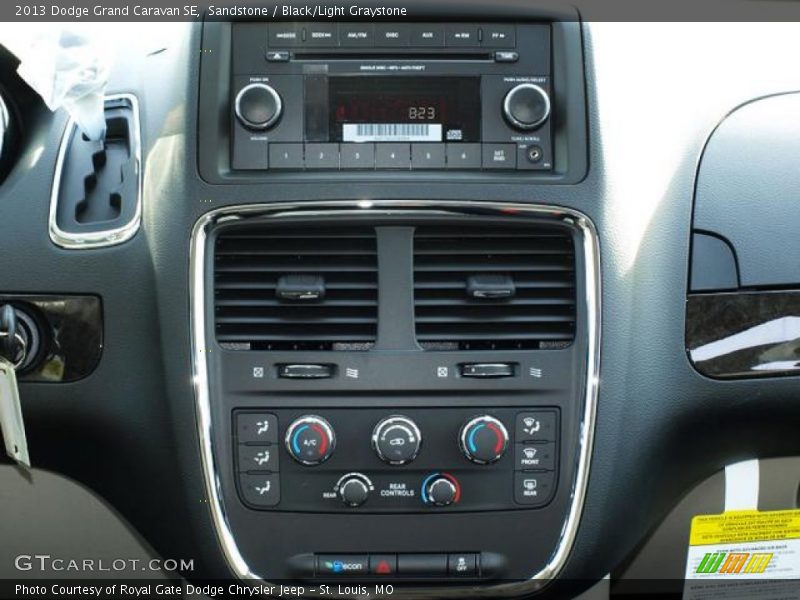 Sandstone / Black/Light Graystone 2013 Dodge Grand Caravan SE