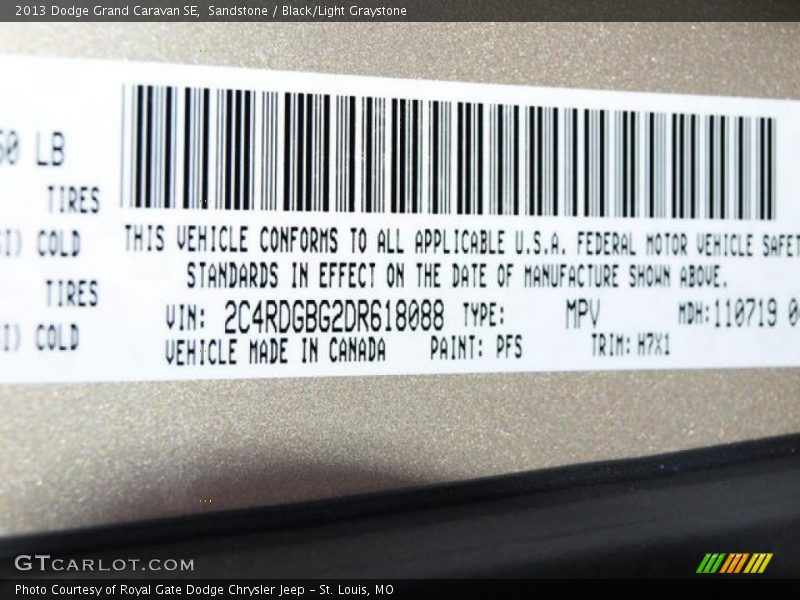 Sandstone / Black/Light Graystone 2013 Dodge Grand Caravan SE