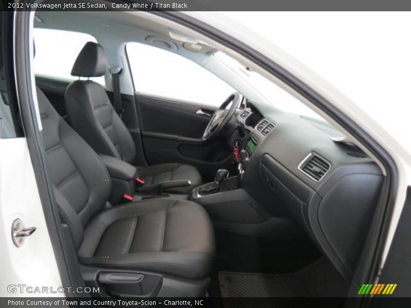 Candy White / Titan Black 2012 Volkswagen Jetta SE Sedan