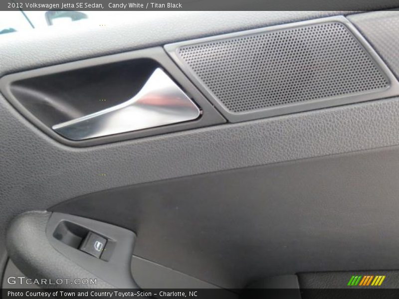 Candy White / Titan Black 2012 Volkswagen Jetta SE Sedan