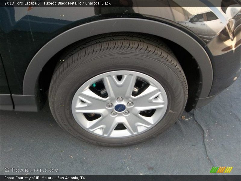 Tuxedo Black Metallic / Charcoal Black 2013 Ford Escape S