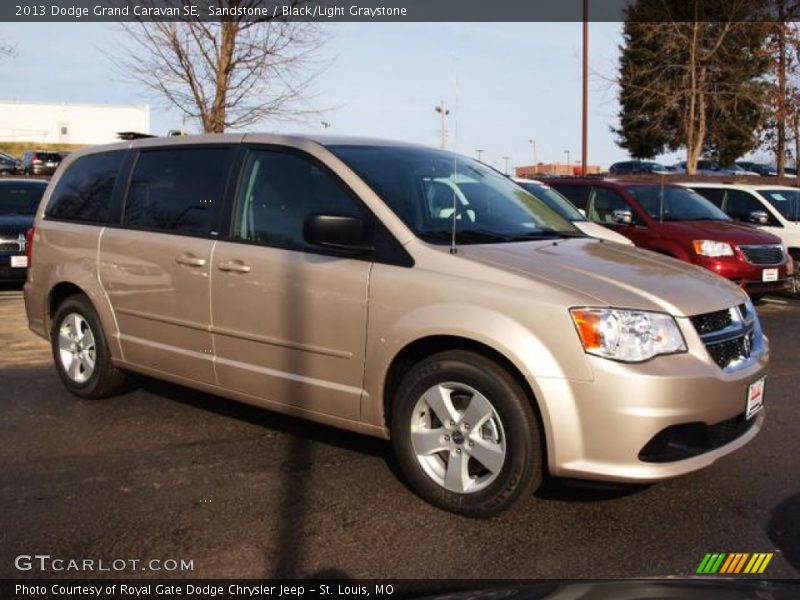 Sandstone / Black/Light Graystone 2013 Dodge Grand Caravan SE