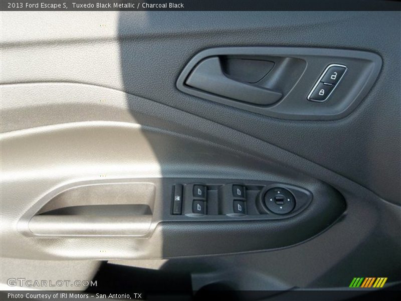 Tuxedo Black Metallic / Charcoal Black 2013 Ford Escape S