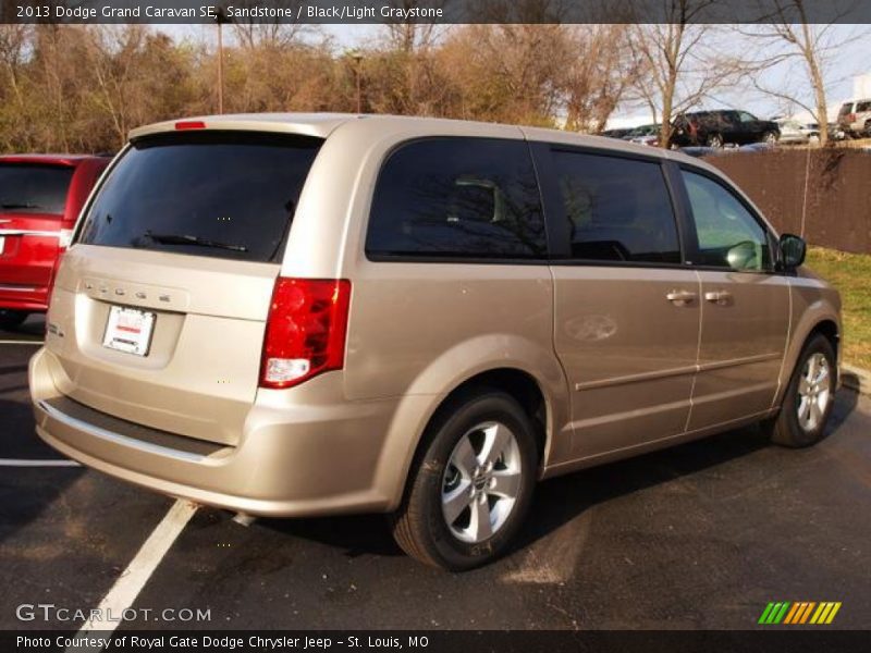 Sandstone / Black/Light Graystone 2013 Dodge Grand Caravan SE