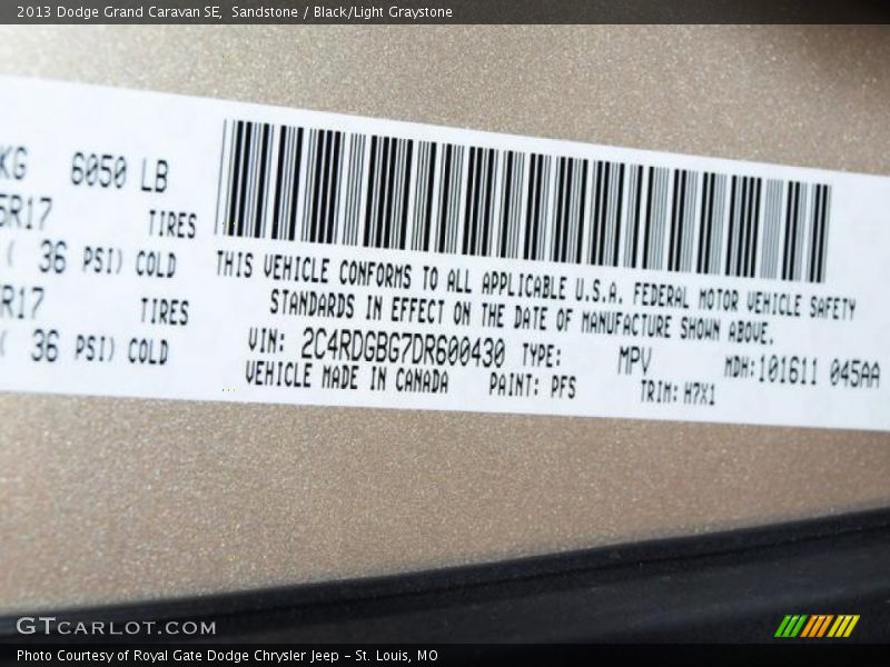 Sandstone / Black/Light Graystone 2013 Dodge Grand Caravan SE