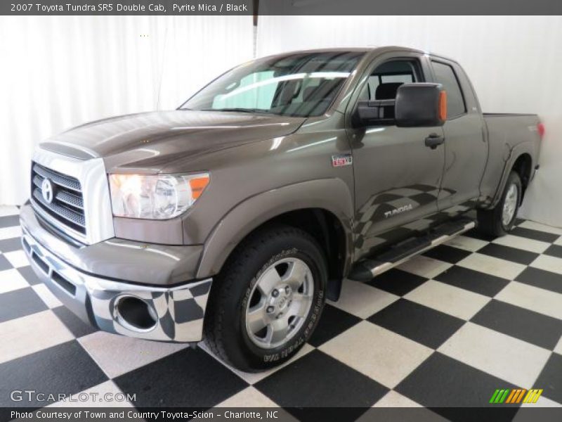 Front 3/4 View of 2007 Tundra SR5 Double Cab
