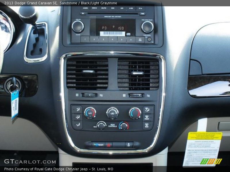 Sandstone / Black/Light Graystone 2013 Dodge Grand Caravan SE