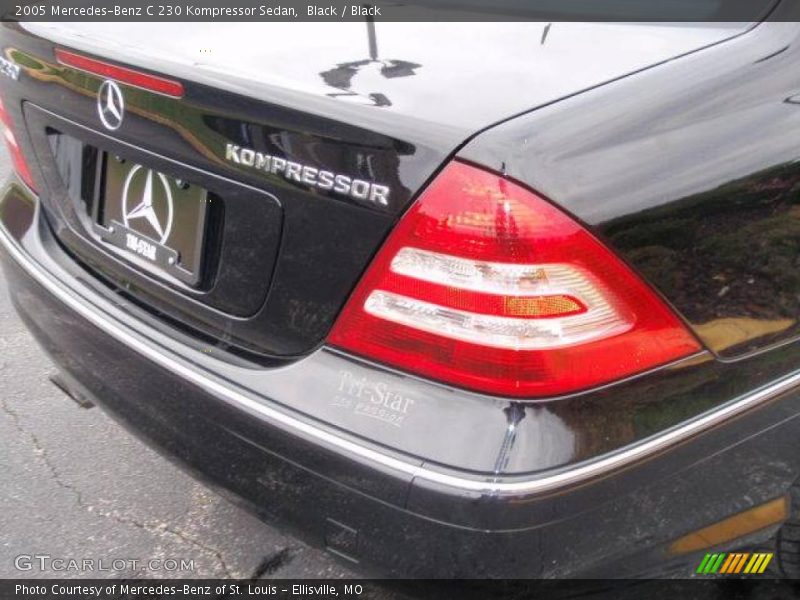 Black / Black 2005 Mercedes-Benz C 230 Kompressor Sedan