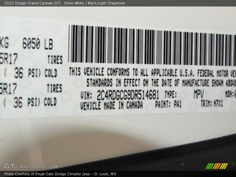 Stone White / Black/Light Graystone 2013 Dodge Grand Caravan SXT