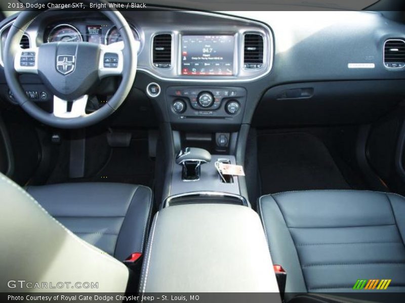 Bright White / Black 2013 Dodge Charger SXT
