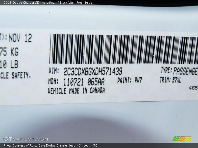 Ivory Pearl / Black/Light Frost Beige 2013 Dodge Charger SE