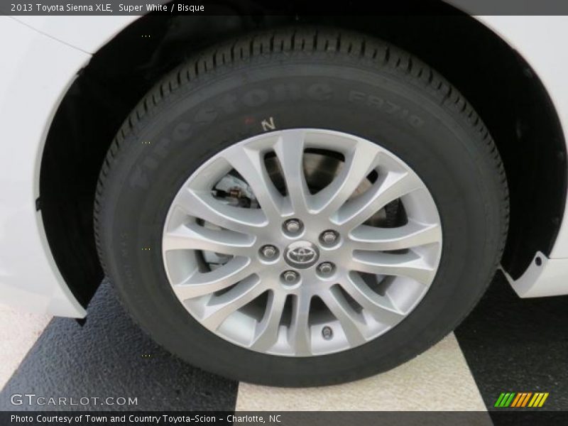 Super White / Bisque 2013 Toyota Sienna XLE