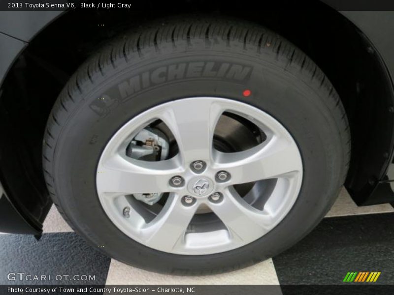 Black / Light Gray 2013 Toyota Sienna V6