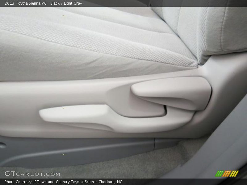 Black / Light Gray 2013 Toyota Sienna V6