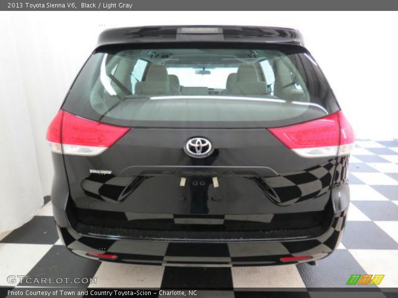Black / Light Gray 2013 Toyota Sienna V6