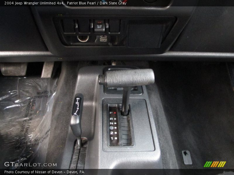 Patriot Blue Pearl / Dark Slate Gray 2004 Jeep Wrangler Unlimited 4x4