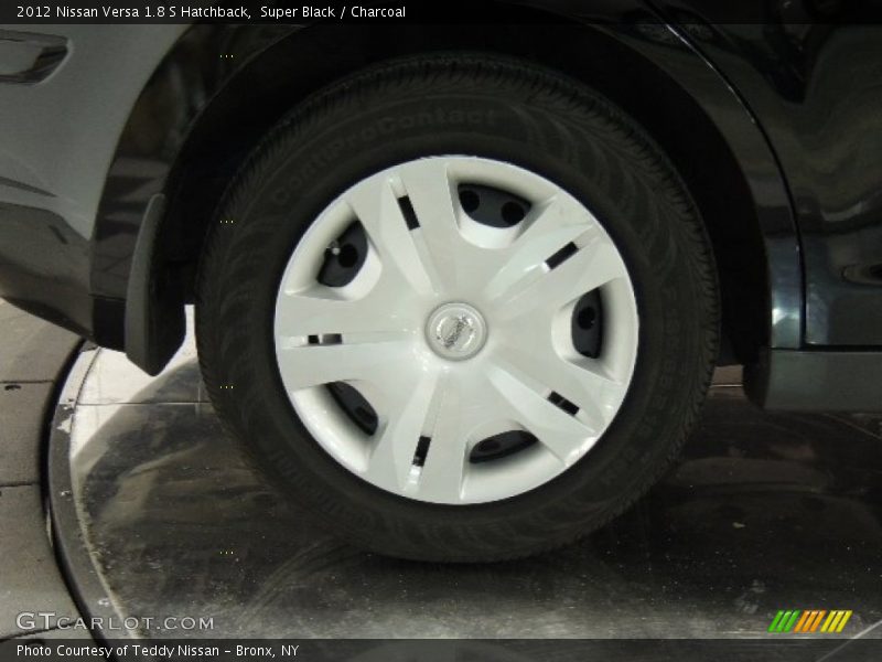Super Black / Charcoal 2012 Nissan Versa 1.8 S Hatchback
