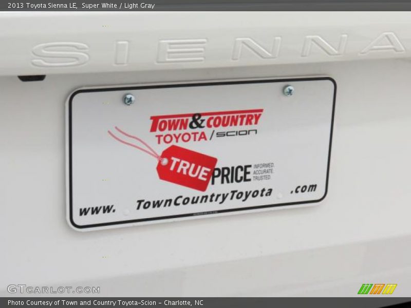 Super White / Light Gray 2013 Toyota Sienna LE