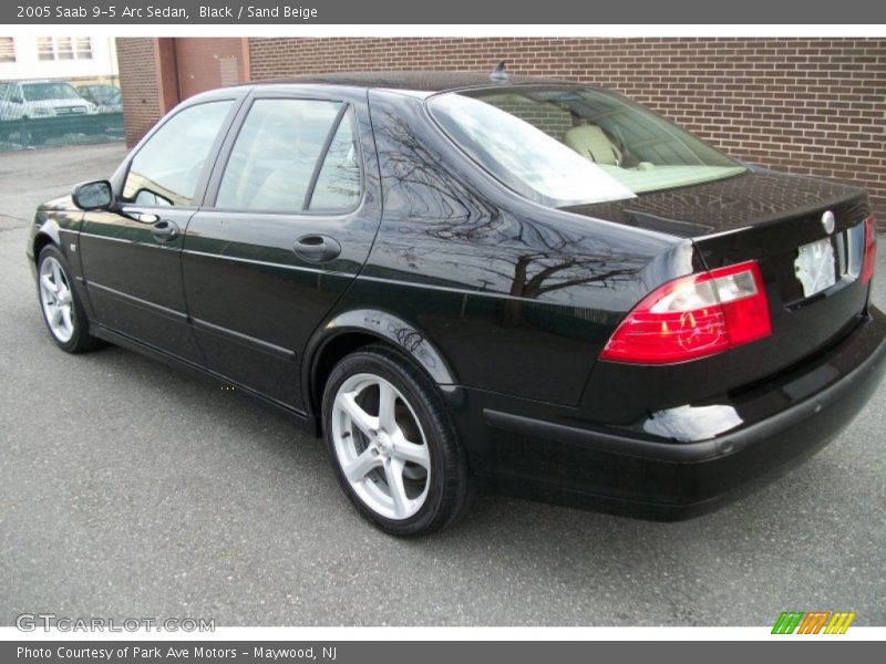 Black / Sand Beige 2005 Saab 9-5 Arc Sedan