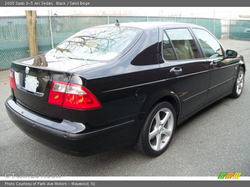 Black / Sand Beige 2005 Saab 9-5 Arc Sedan
