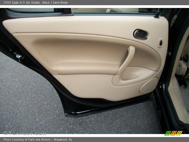 Black / Sand Beige 2005 Saab 9-5 Arc Sedan