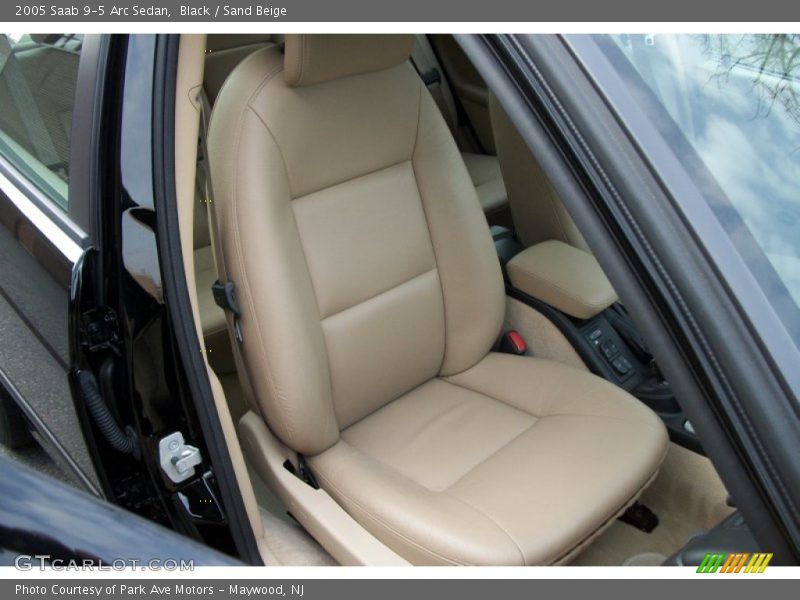 Black / Sand Beige 2005 Saab 9-5 Arc Sedan