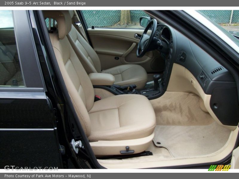 Black / Sand Beige 2005 Saab 9-5 Arc Sedan