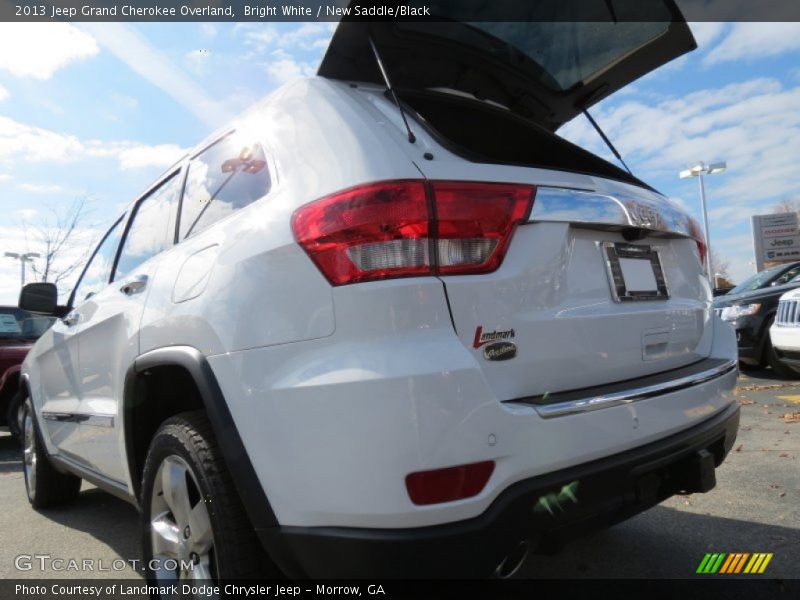 Bright White / New Saddle/Black 2013 Jeep Grand Cherokee Overland
