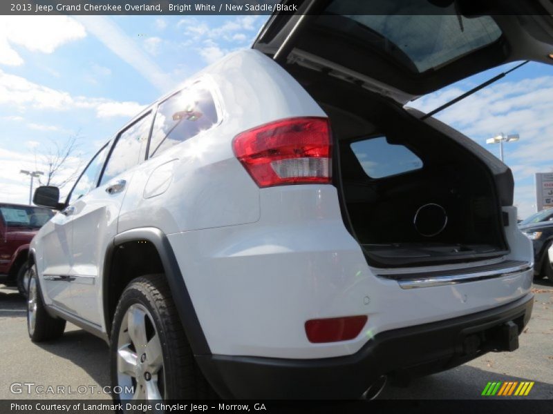 Bright White / New Saddle/Black 2013 Jeep Grand Cherokee Overland