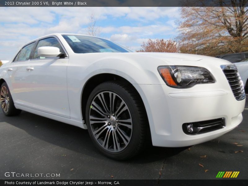Bright White / Black 2013 Chrysler 300 S V6