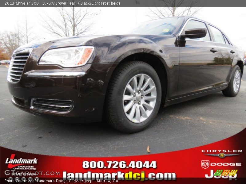 Luxury Brown Pearl / Black/Light Frost Beige 2013 Chrysler 300