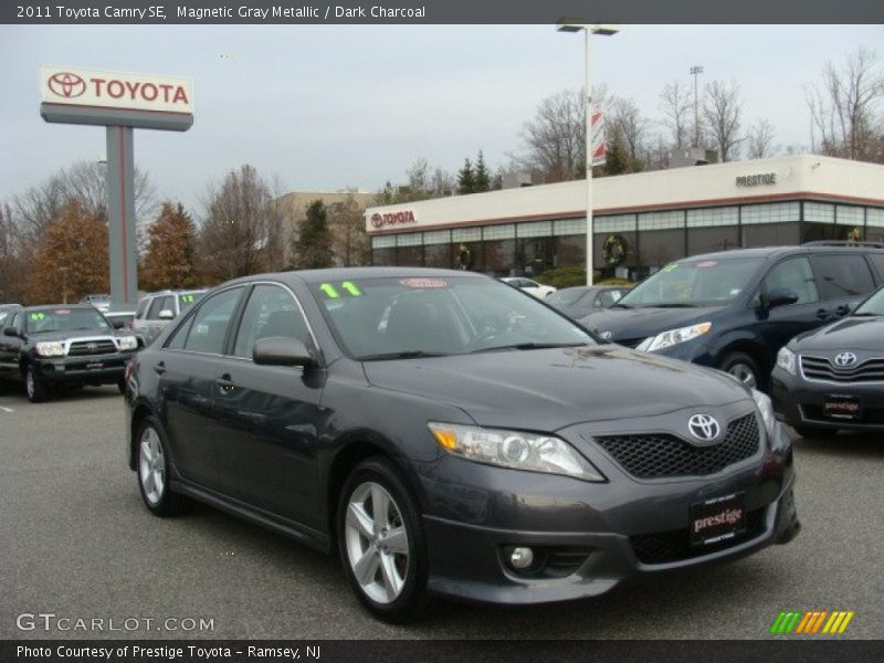 Magnetic Gray Metallic / Dark Charcoal 2011 Toyota Camry SE