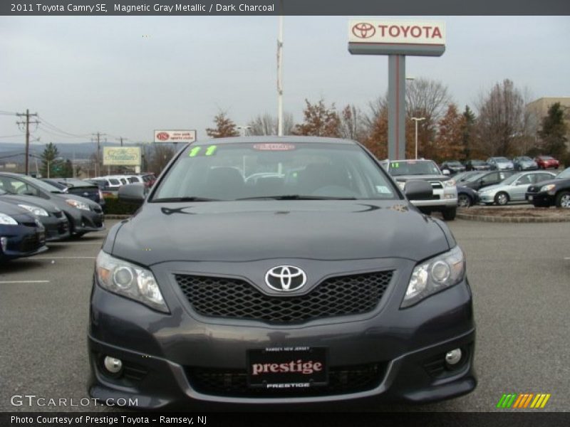 Magnetic Gray Metallic / Dark Charcoal 2011 Toyota Camry SE