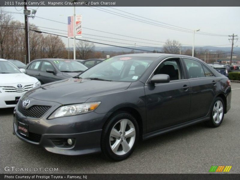 Magnetic Gray Metallic / Dark Charcoal 2011 Toyota Camry SE