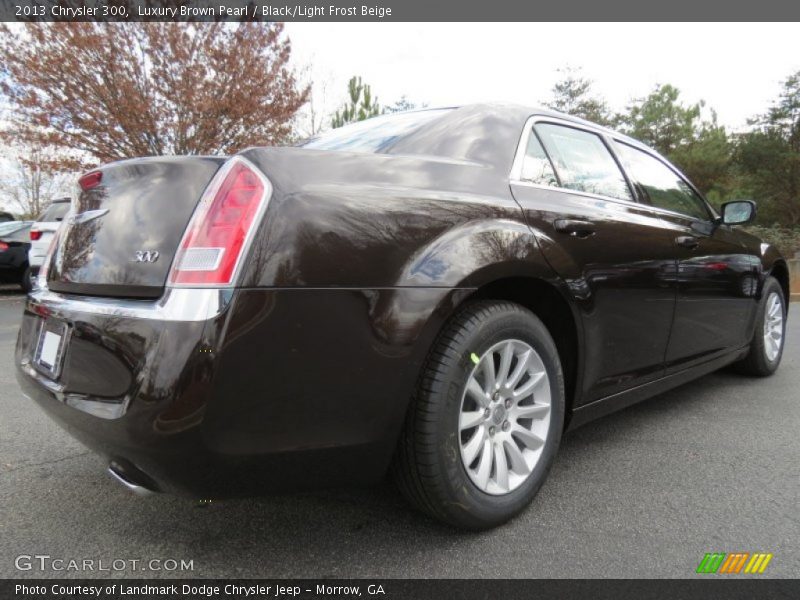 Luxury Brown Pearl / Black/Light Frost Beige 2013 Chrysler 300