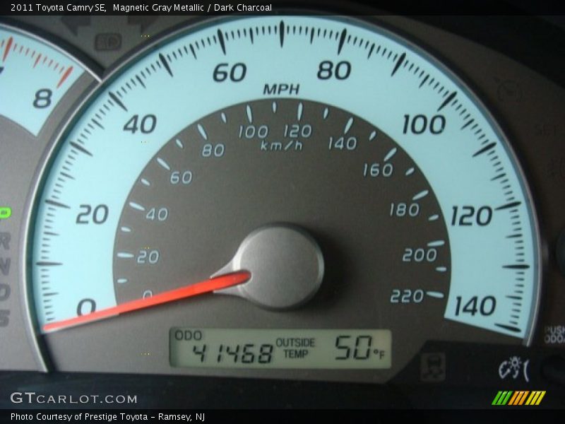 Magnetic Gray Metallic / Dark Charcoal 2011 Toyota Camry SE