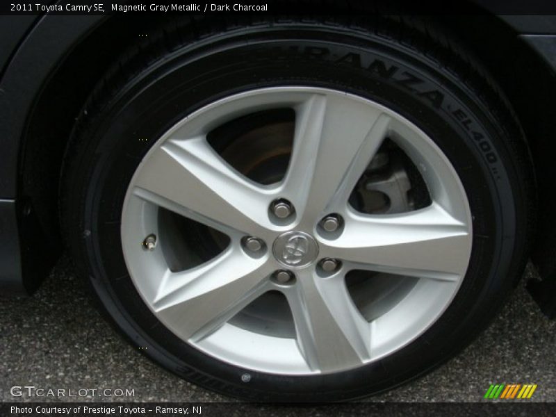 Magnetic Gray Metallic / Dark Charcoal 2011 Toyota Camry SE