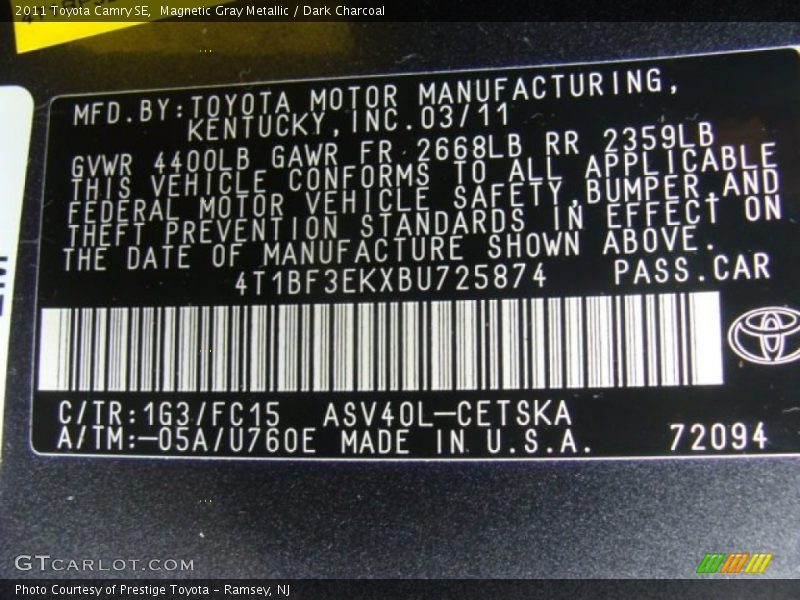 Magnetic Gray Metallic / Dark Charcoal 2011 Toyota Camry SE