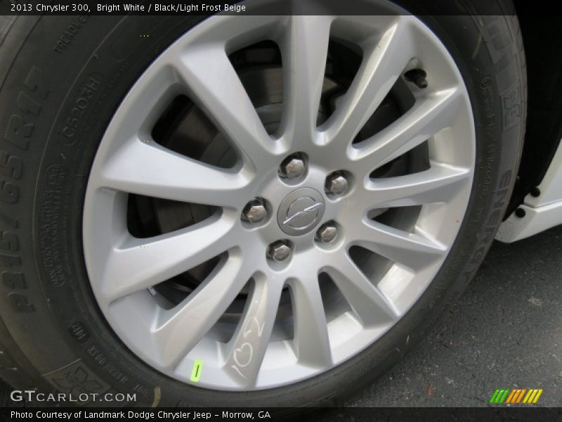 Bright White / Black/Light Frost Beige 2013 Chrysler 300