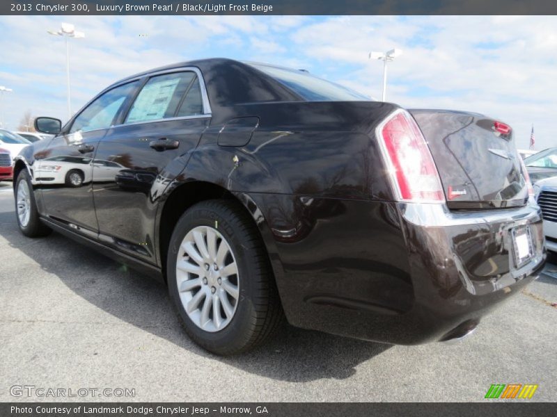 Luxury Brown Pearl / Black/Light Frost Beige 2013 Chrysler 300