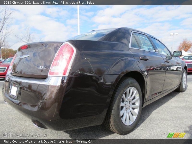 Luxury Brown Pearl / Black/Light Frost Beige 2013 Chrysler 300