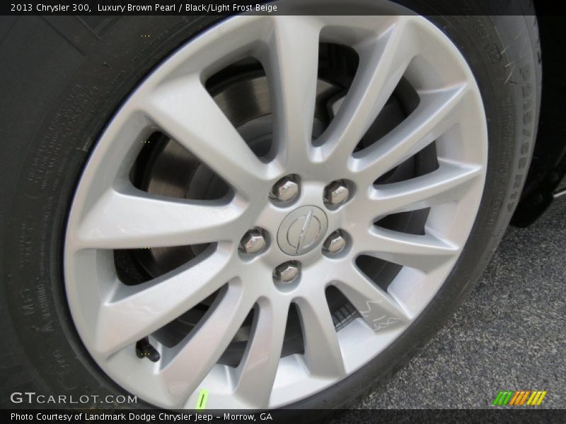 Luxury Brown Pearl / Black/Light Frost Beige 2013 Chrysler 300