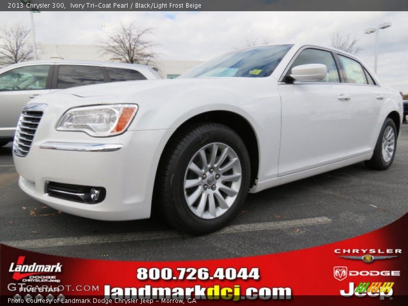 Ivory Tri-Coat Pearl / Black/Light Frost Beige 2013 Chrysler 300