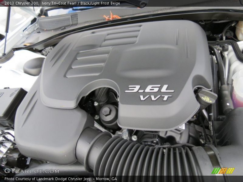 Ivory Tri-Coat Pearl / Black/Light Frost Beige 2013 Chrysler 300