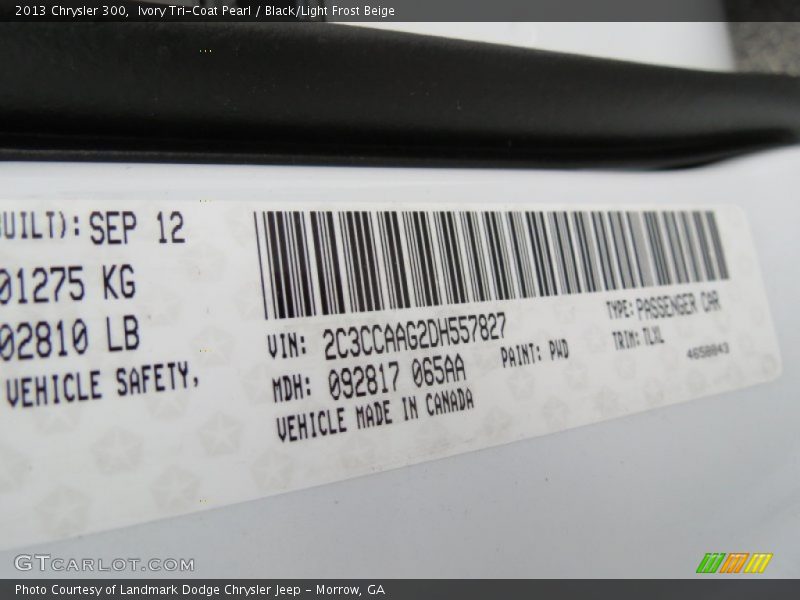 Ivory Tri-Coat Pearl / Black/Light Frost Beige 2013 Chrysler 300