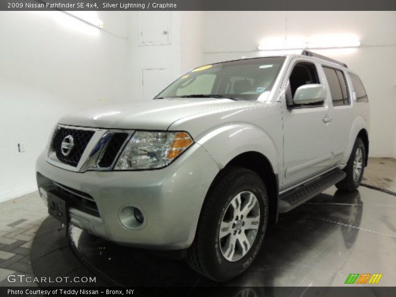 Silver Lightning / Graphite 2009 Nissan Pathfinder SE 4x4