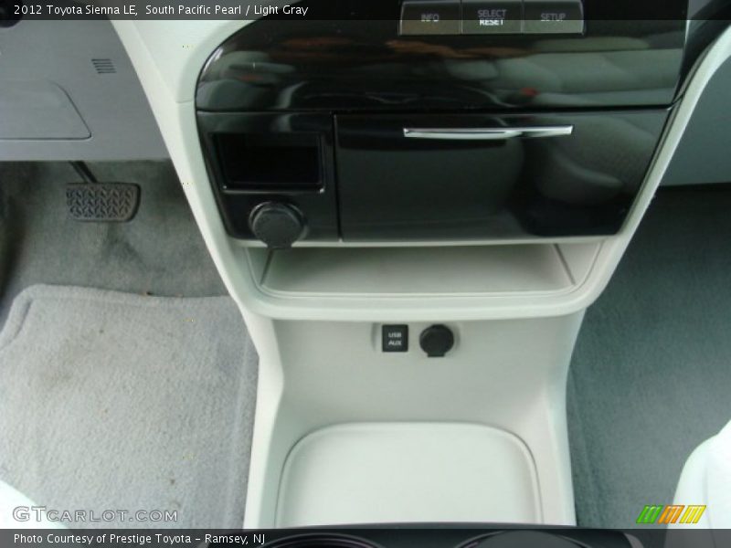 South Pacific Pearl / Light Gray 2012 Toyota Sienna LE